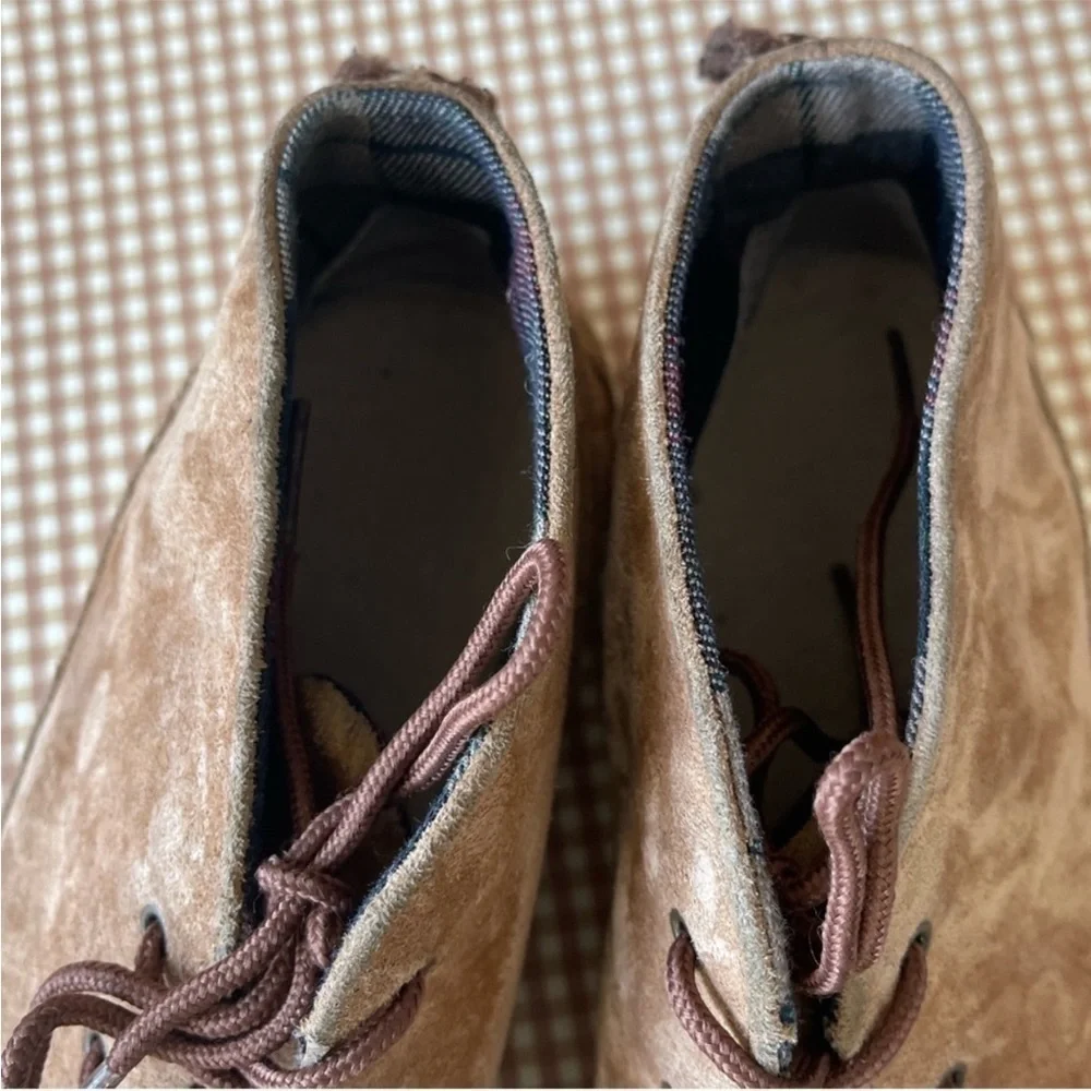 UGG men short booties.‎ Size 6